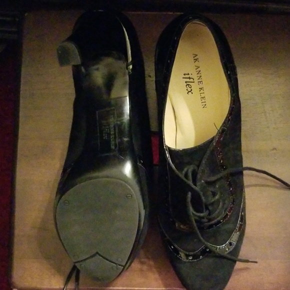 Shoes - Picture 4 of 5